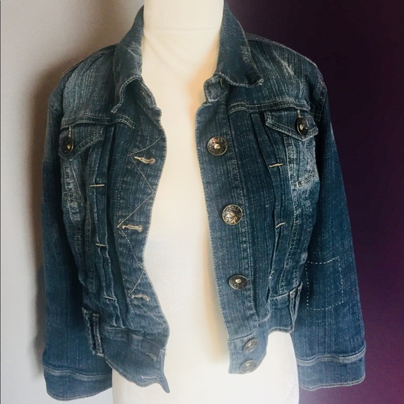 Jolt Jackets & Blazers - {Jolt} cropped denim jacket